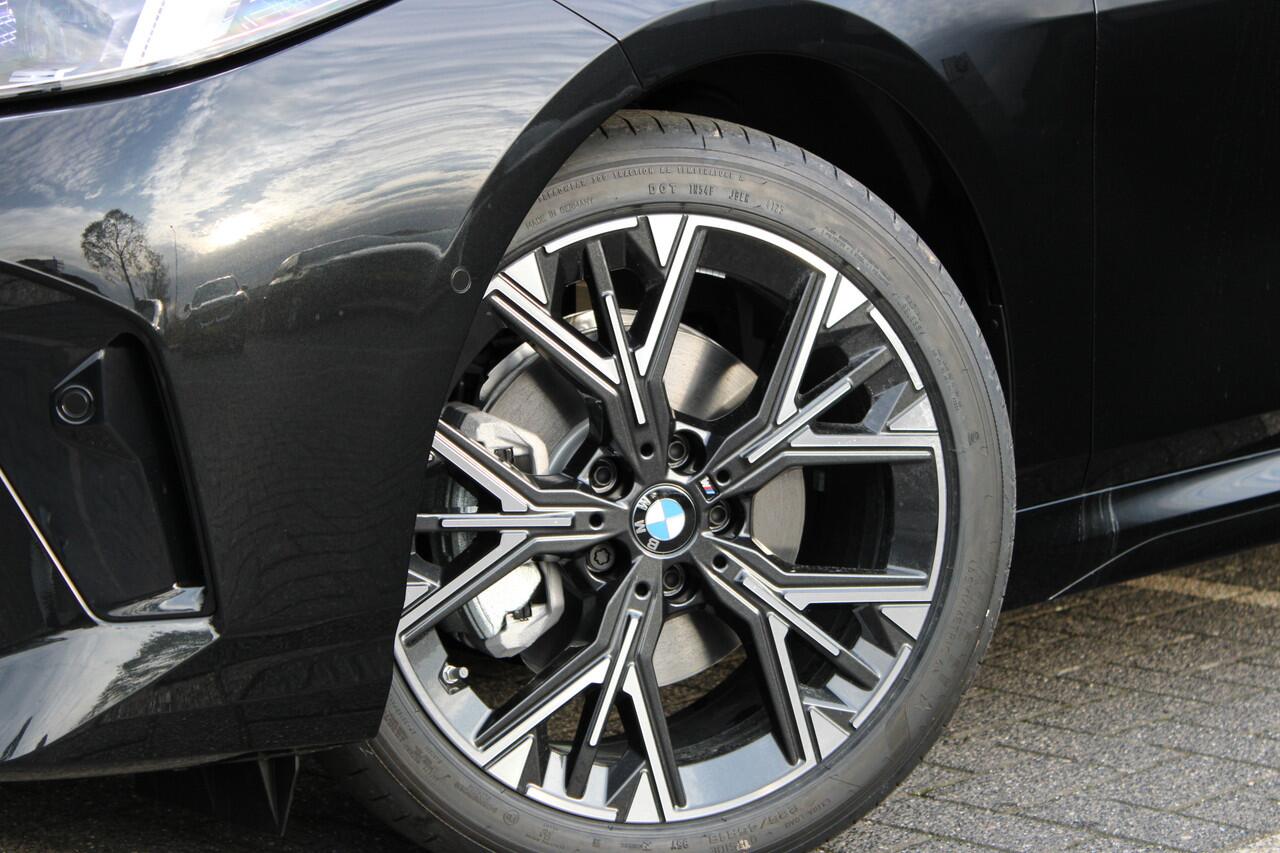 BMW 1-SERIE 120 M Sport Automaat / Sportstoelen / Achteruitrijcamera / M Adaptief onderstel / Comfort Access / Adaptieve LED / Stoelverwarming