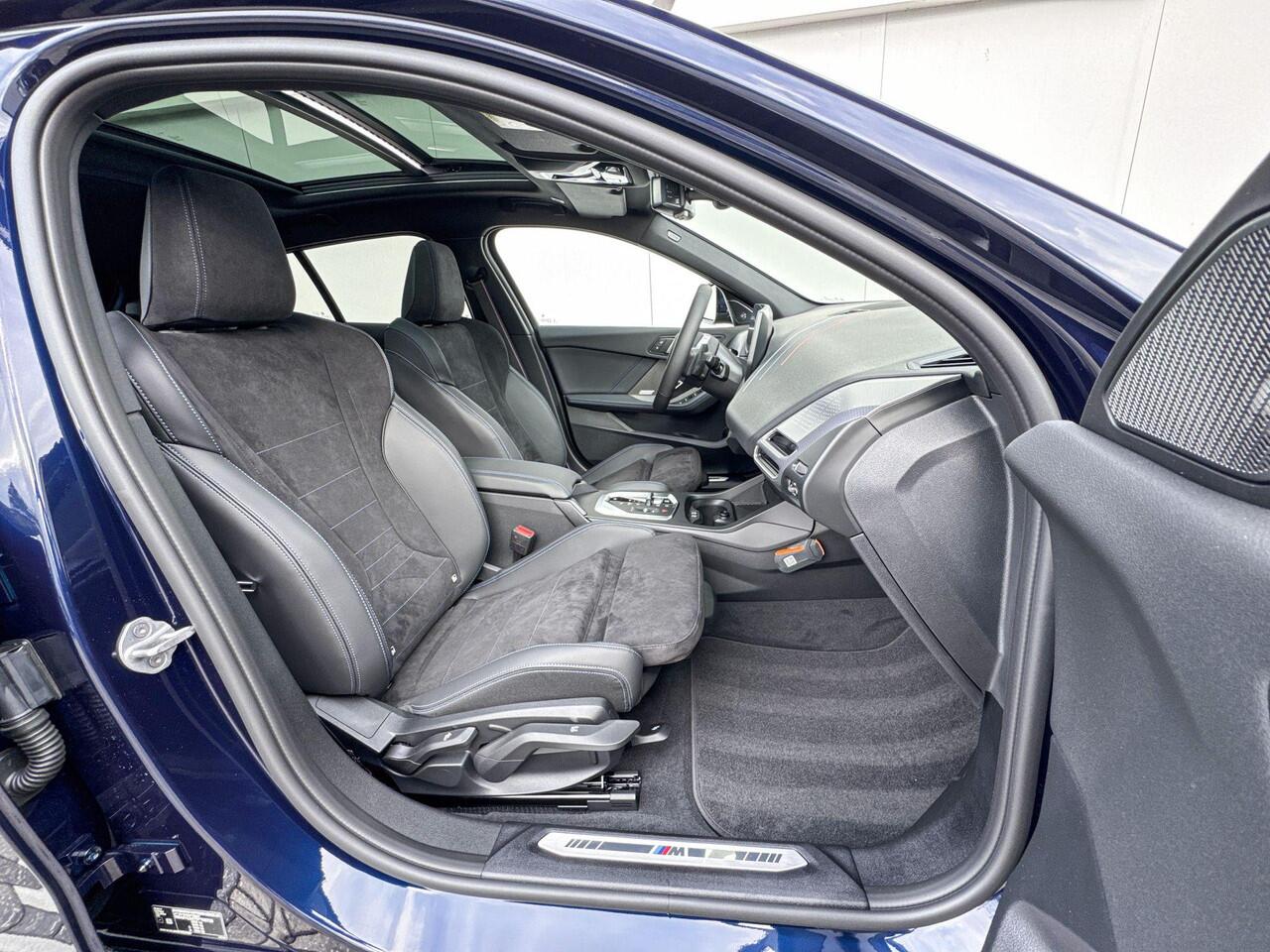 BMW 1-SERIE 123 xDrive | M Sport Pro | Premium Pack | Elektrisch Glazen Panoramadak | Harman Kardon