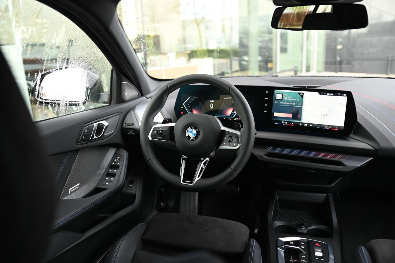 BMW 1-SERIE 120 M Sport Automaat / Sportstoelen / M Adaptief onderstel / Parking Assistant / Harman-Kardon / Stuurverwarming