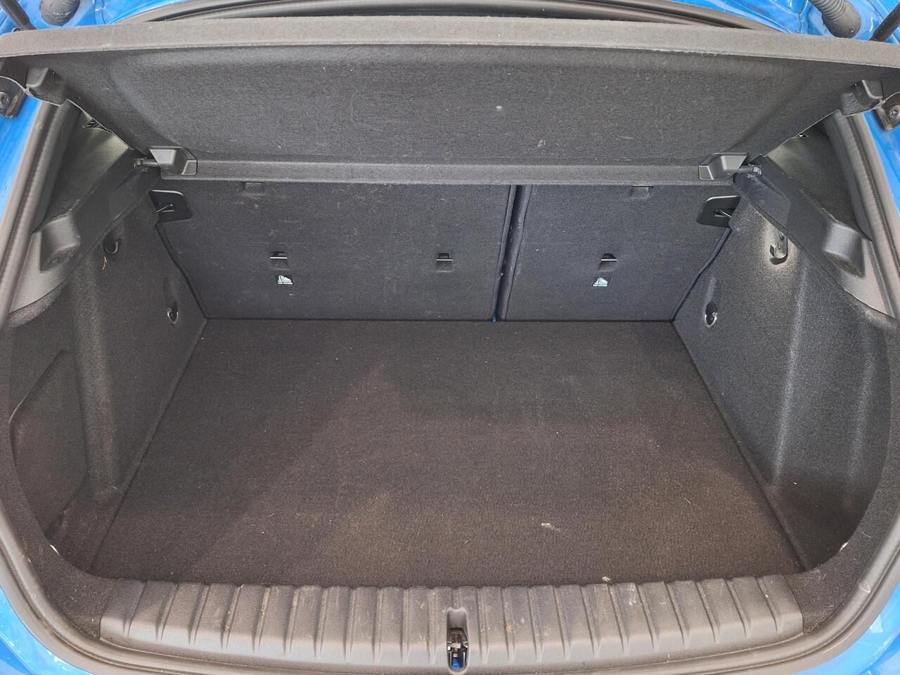 BMW 1-SERIE 118i Executive Edition | M Sport | Keyless | Stoelverwarming | Achteruitrijcamera | Apple Carplay/Android Auto | 1e eigenaar!