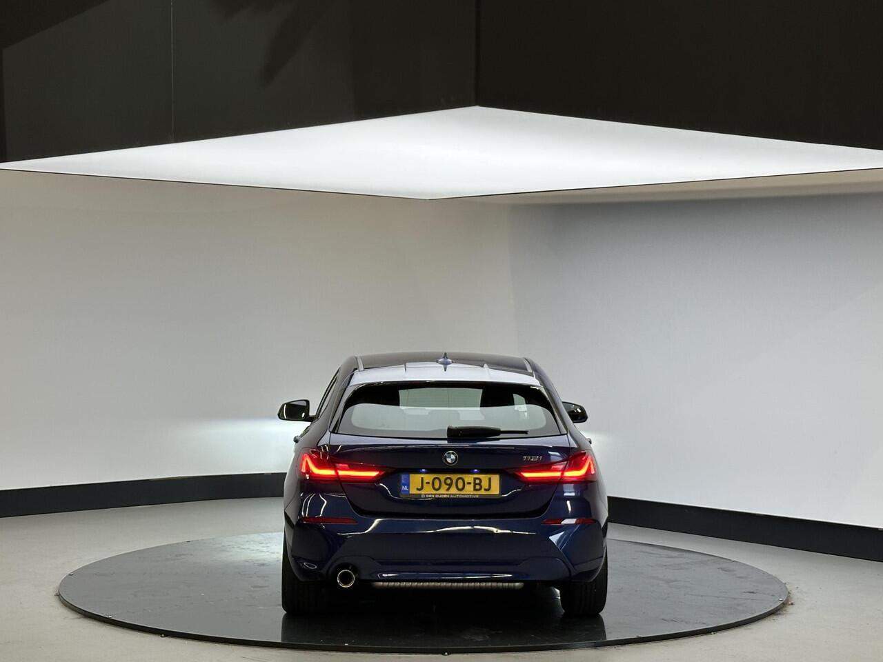 BMW 1-SERIE 118i Executive Edition Automaat| LM velgen | NL Auto