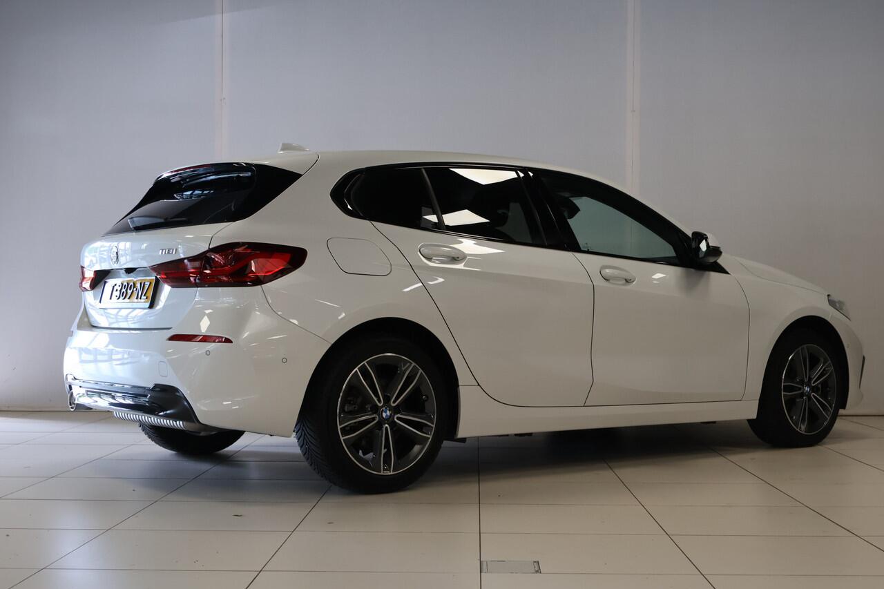 BMW 1-SERIE 118i | LED | Automaat | Clima | Camera |