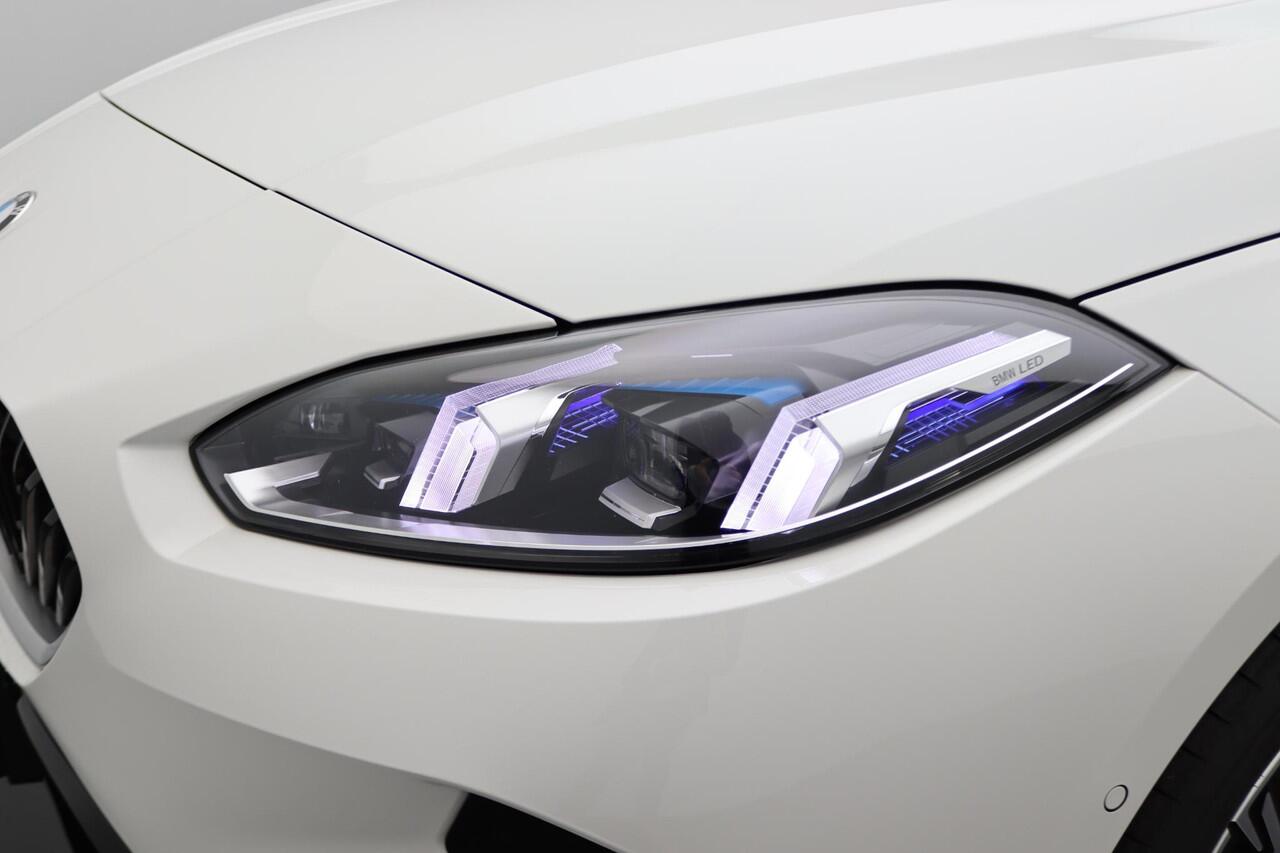 BMW 1-SERIE 120 M Sportpakket | Trekhaak | Adaptief M-onderstel | Elek. Sportstoelen | Parkeerhulpsysteem Plus |19"