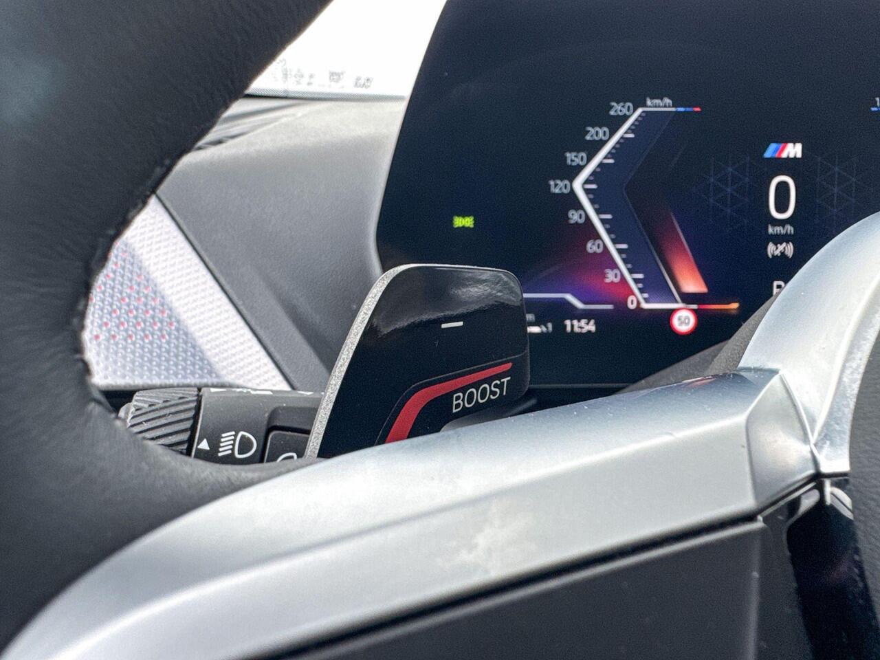 BMW 1-SERIE 120 M-Sport Parking Assistant / Stoelverwarming / LED / 18 Inch