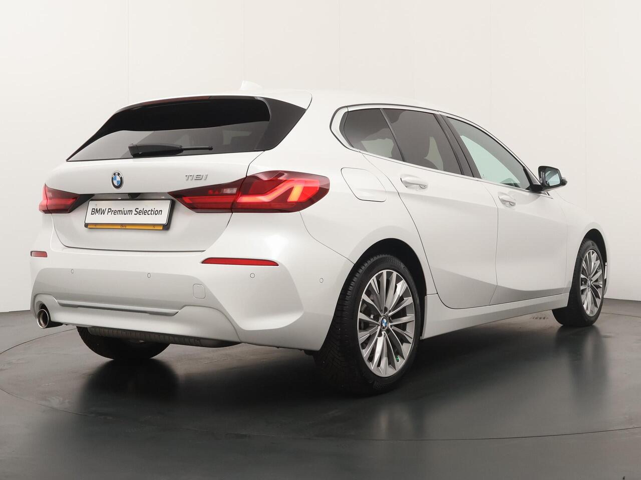 BMW 1-SERIE 118i High Executive Edition | Stoelverwarming | Cruise Control | NAVI |