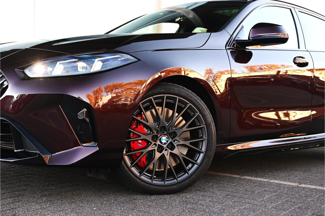 BMW 1-SERIE 120 M Sport Automaat / Panoramadak / Sportstoelen / M Adaptief onderstel / Achteruitrijcamera / Comfort Access / Adaptieve LED / Harman-Kardon