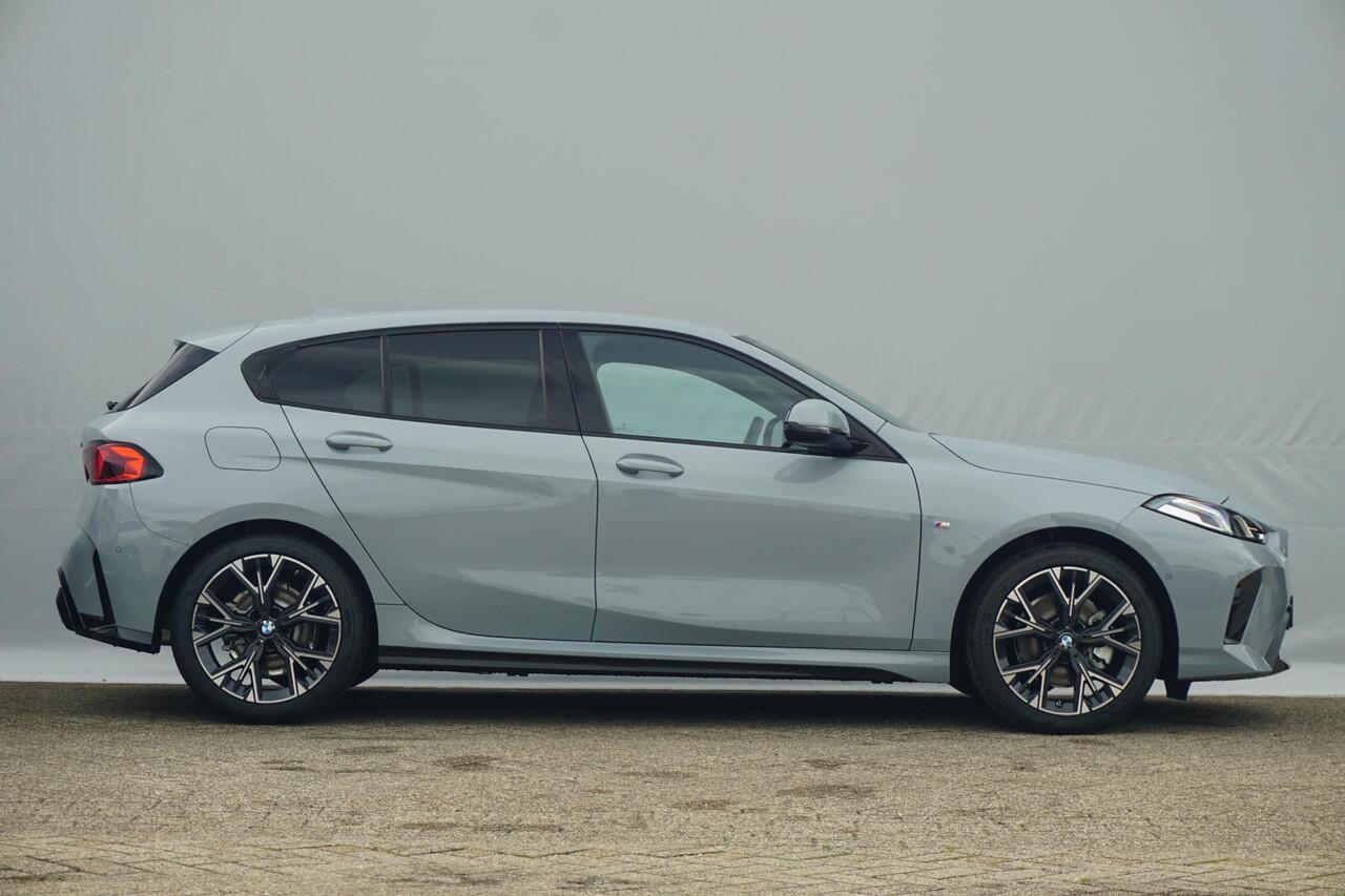 BMW 1-SERIE 120 M Sportpakket 18'' / Adaptief onderstel / Parking Assistant / Verwarmde voorstoelen