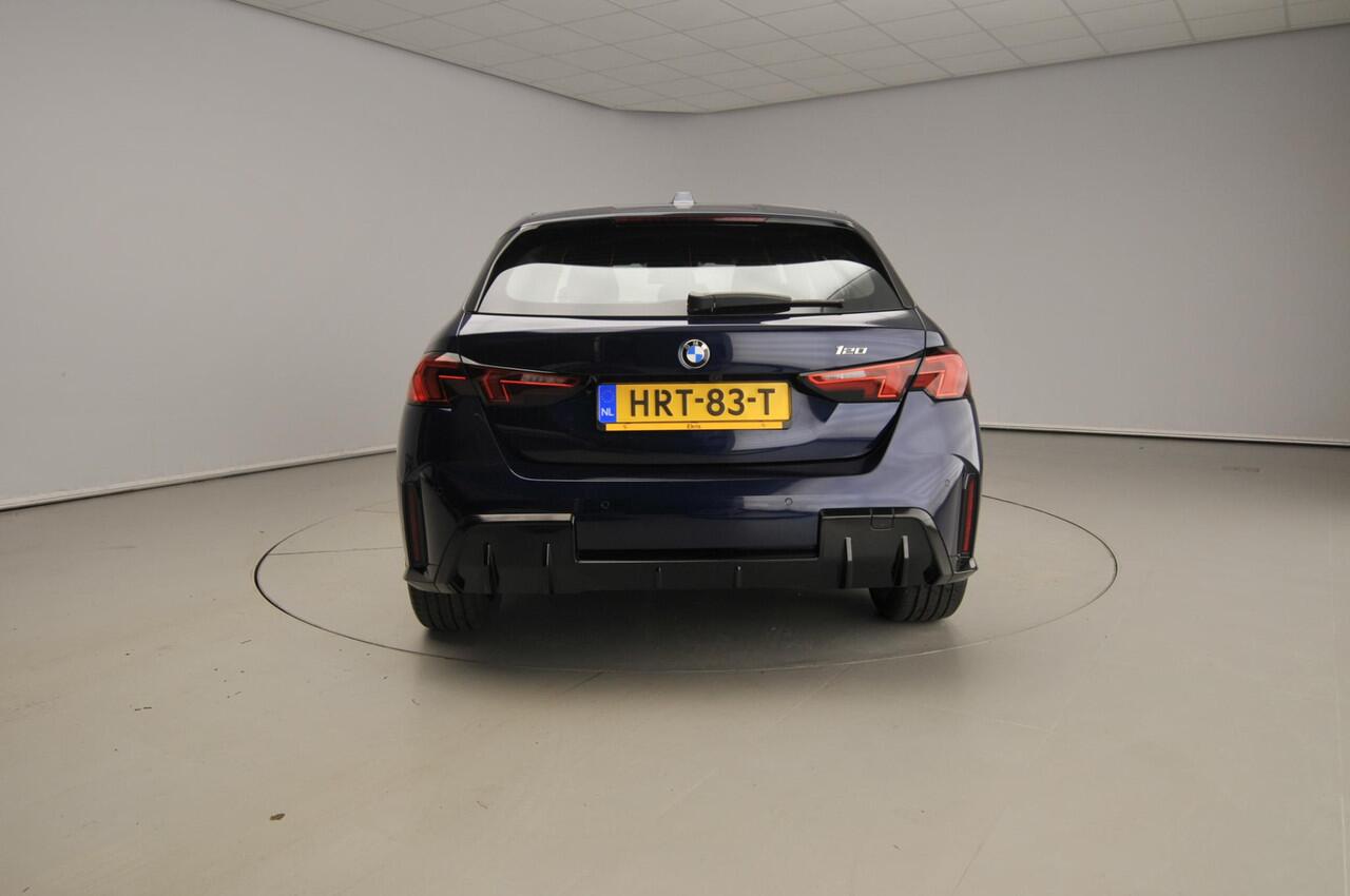 BMW 1-SERIE 5-Deurs 120 | M-Sportpakket | LED | Navigatie | Sportstoelen | Stoelverwarming | Keyles go | DAB | Alu 19 inch
