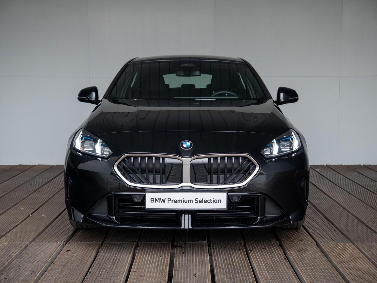 BMW 1-SERIE 120 | M Sportpakket | Premium Pack | Comfort Access | Verwarmd Stuurwiel | Stoelverwarming | 18'' | Ekris Selection
