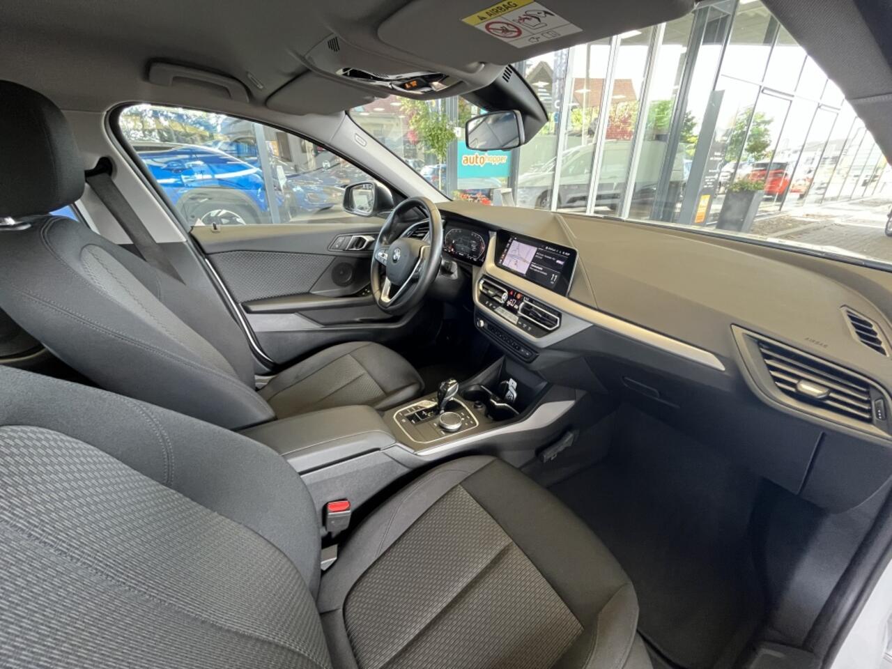 BMW 1-SERIE 118i Executive Edition Automaat | Navi | Cruise | Apple Carplay