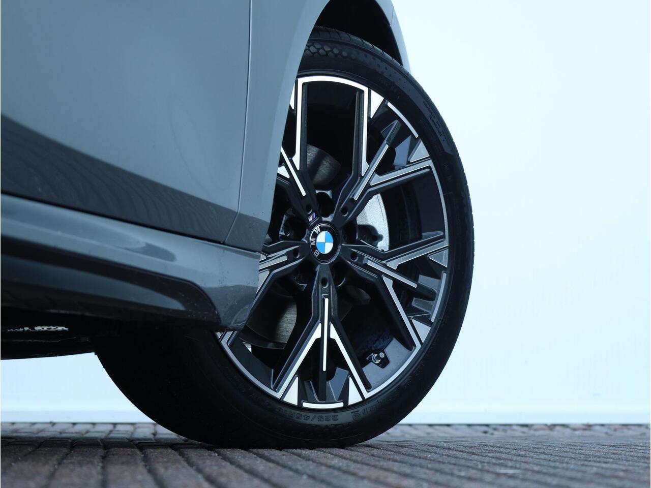 BMW 1-SERIE 120 M Sport Design Edition M Sportpakket/ Stuurwielrand verwarmd/ Achteruitrijcamera/ Getint Glas/ Sportstoelen/ Driving Assistant