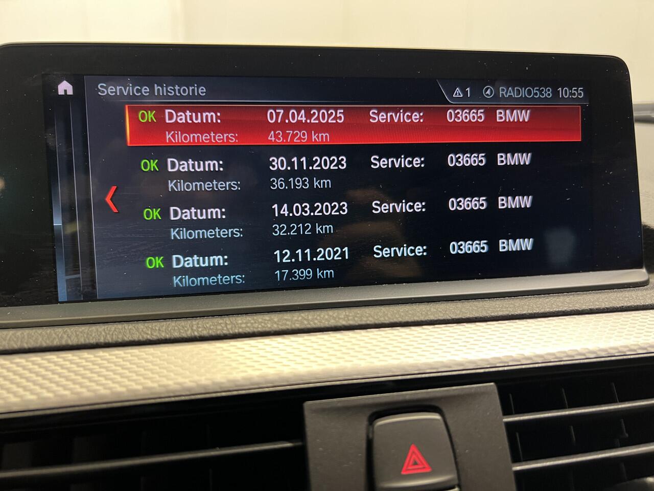 BMW 1-SERIE 118i Edition M Sport Shadow High Executive | Cruise control | Lederen bekleding | LED | LMV 19'' | Stoelverwarming | Navigatie