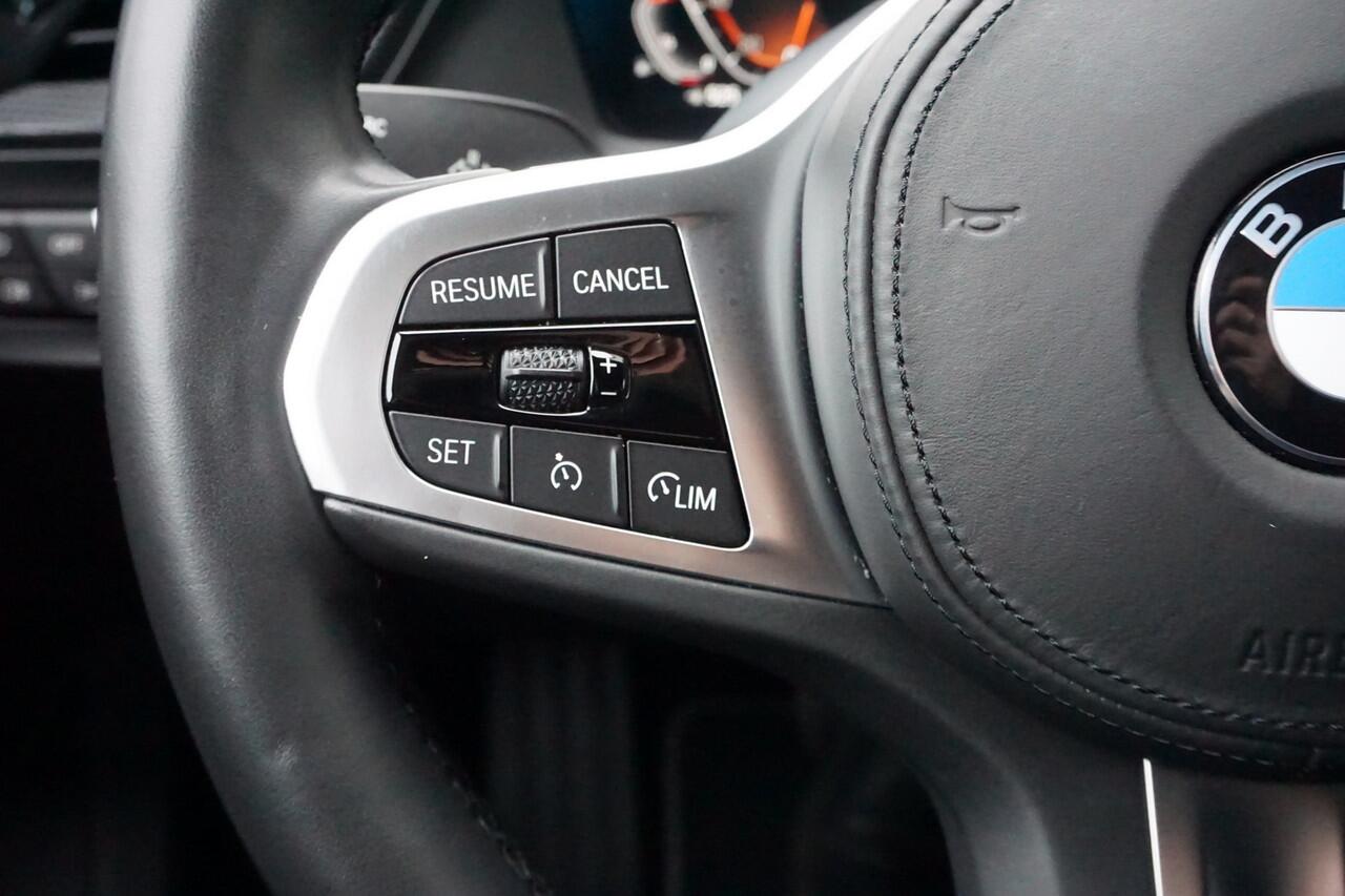 BMW 1-SERIE 118i SPORTLINE | Apple Carplay | Half Leder | Live Cockpit