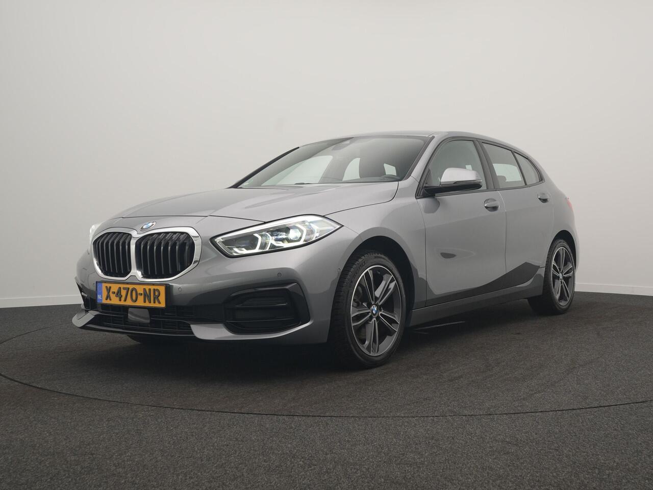 BMW 1-SERIE 118i - RIJKLAARPRIJS - Automaat - Achteruitrijcamera - All Seasonbanden - Stoel- en Stuurverwarming