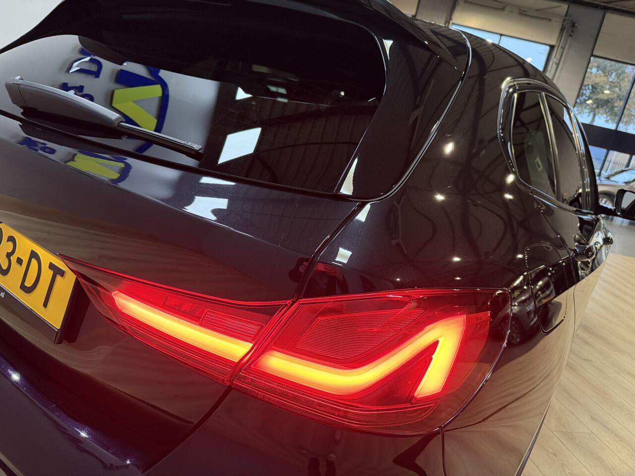 BMW 1-SERIE 118i M Sport Kuipstoelen Airco ECC | Panorama | Harman Kardon | Memory | Head Up | Adaptive Cruise | Sfeer | Camera | Isofix | NAP