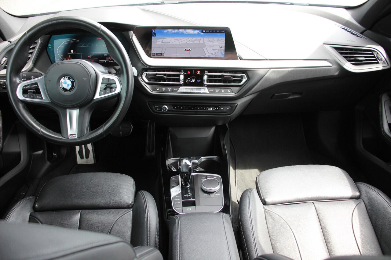 BMW 1-SERIE 118i M-Sport | Digitale cockpit | Leder | camera | DAB