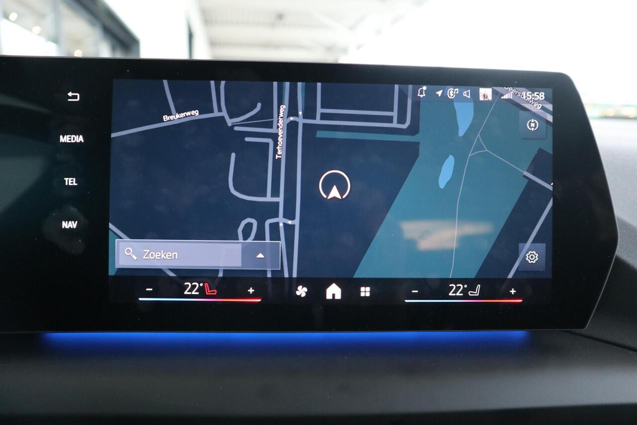 BMW 1-SERIE 5-deurs 120 M Sport Design Edition | Premium Pack | Harman Kardon | Camera | Stoelverwarming | Parkeersensoren | Comfort Access | Parkeersensoren voor en achter