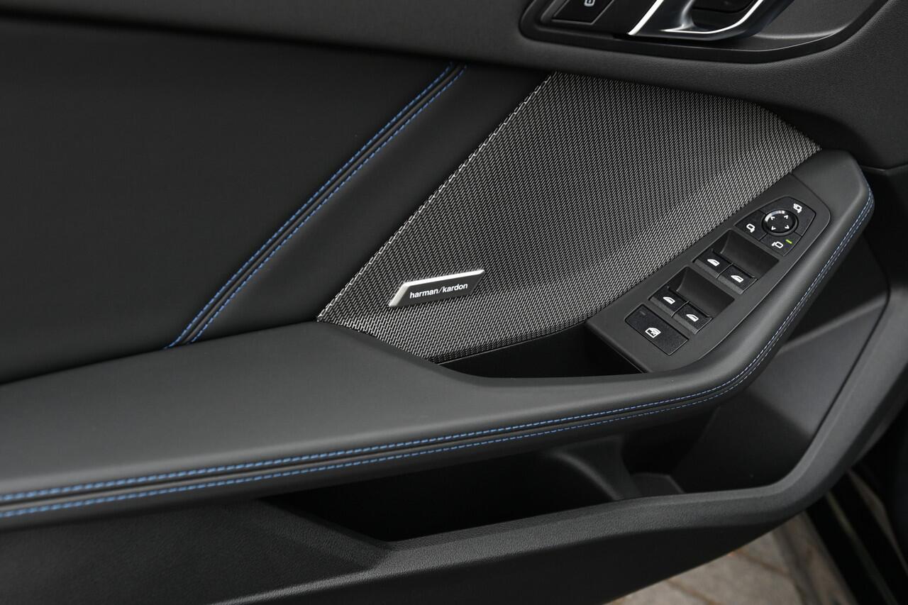 BMW 1-SERIE 120 M Sport Automaat / Sportstoelen / Adaptieve LED / M Adaptief onderstel / Comfort Access / Parking Assistant