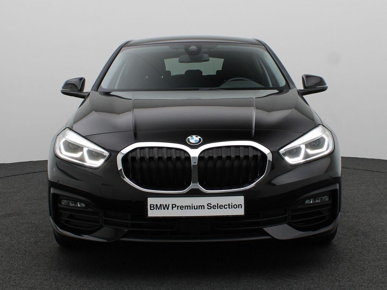 BMW 1-SERIE 5-deurs 118i Executive Edition | PDC | 16"