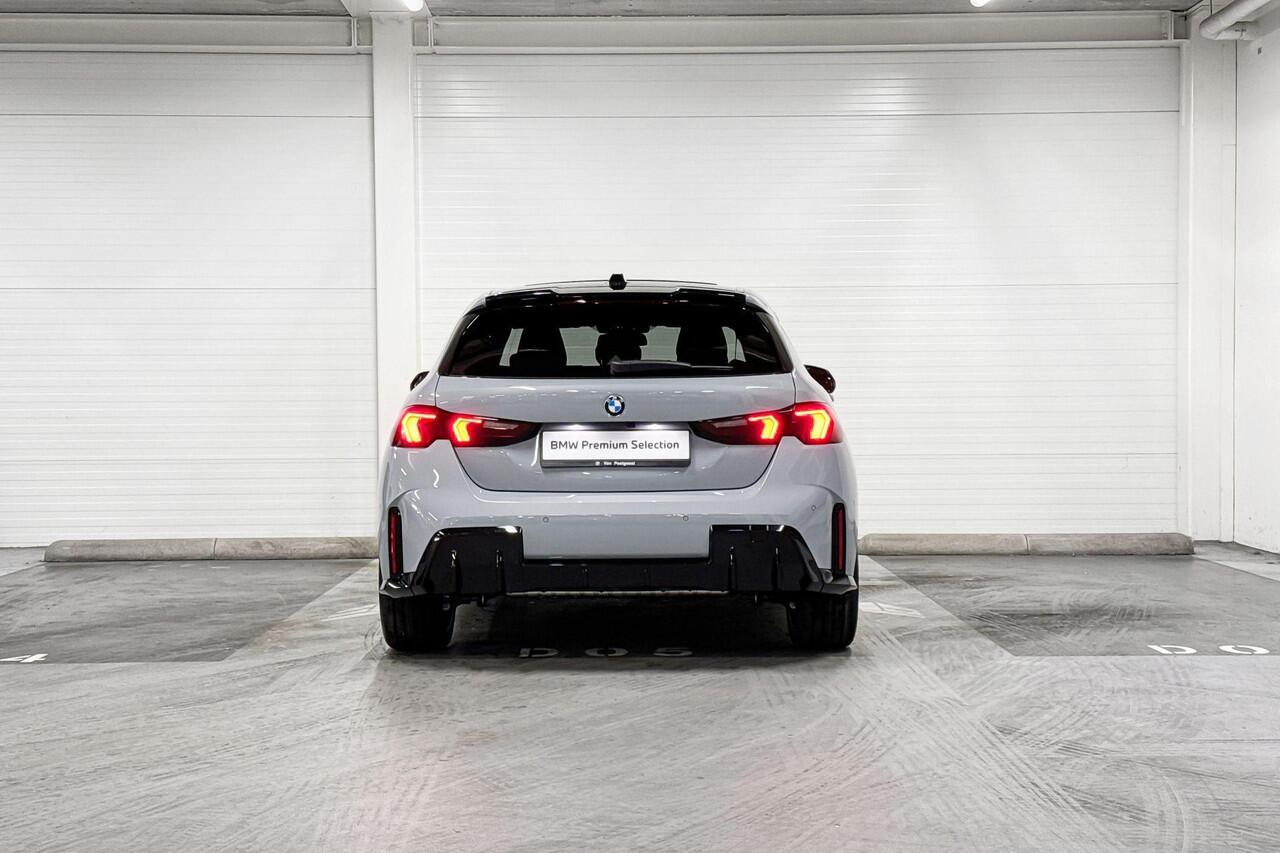 BMW 1-SERIE 120 | M-Sport Pro | Premium Pack | Driving Assistant | Harman/Kardon | Panoramadak | Comfort Access