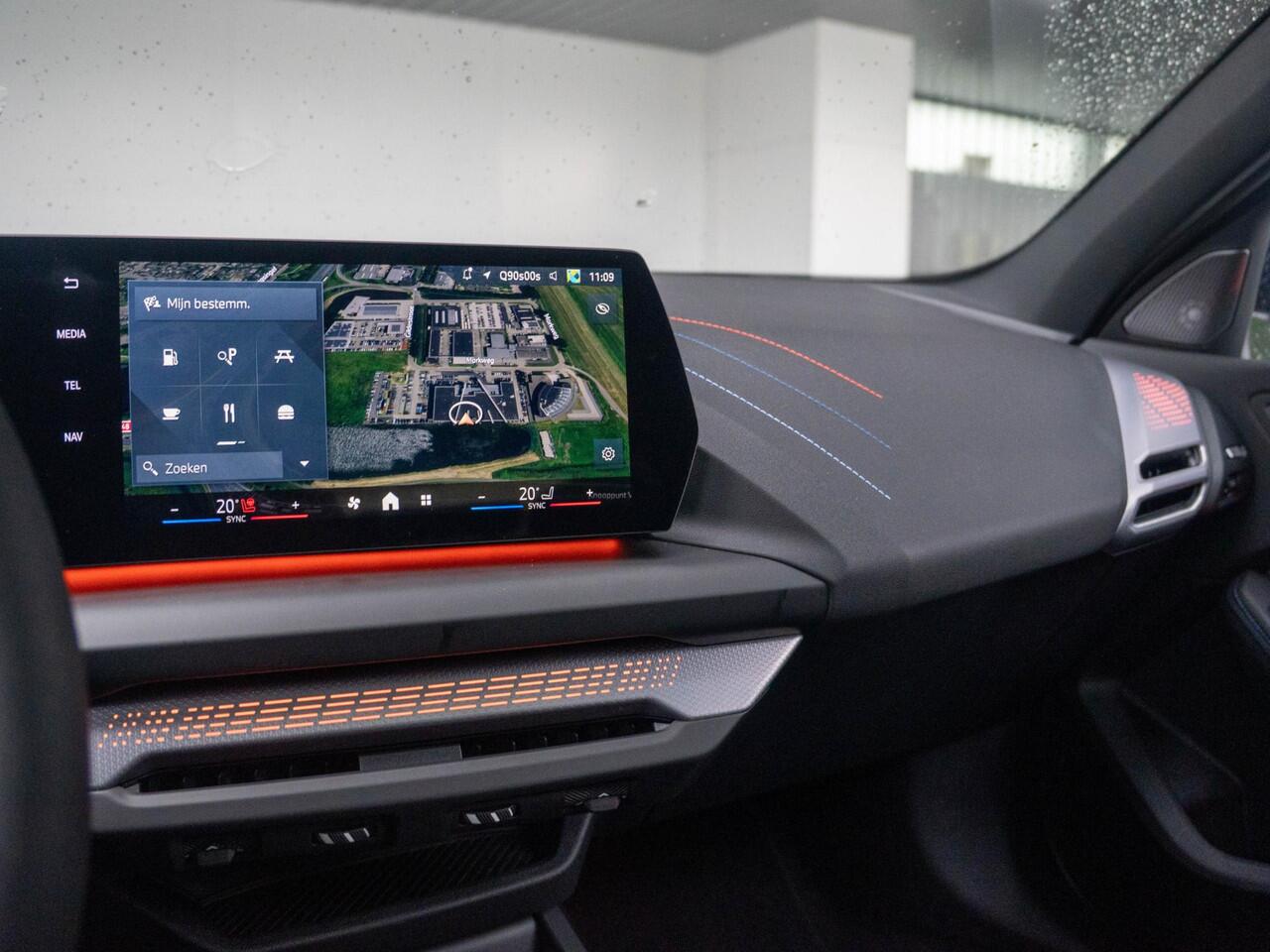 BMW 1-SERIE 120 | M Sportpakket Pro | Premium Pack | Harman-Kardon | Verwarmd Stuurwiel | Comfort Access | Achteruitrijcamera | Panoramadak | Stoelverwarming | 18''