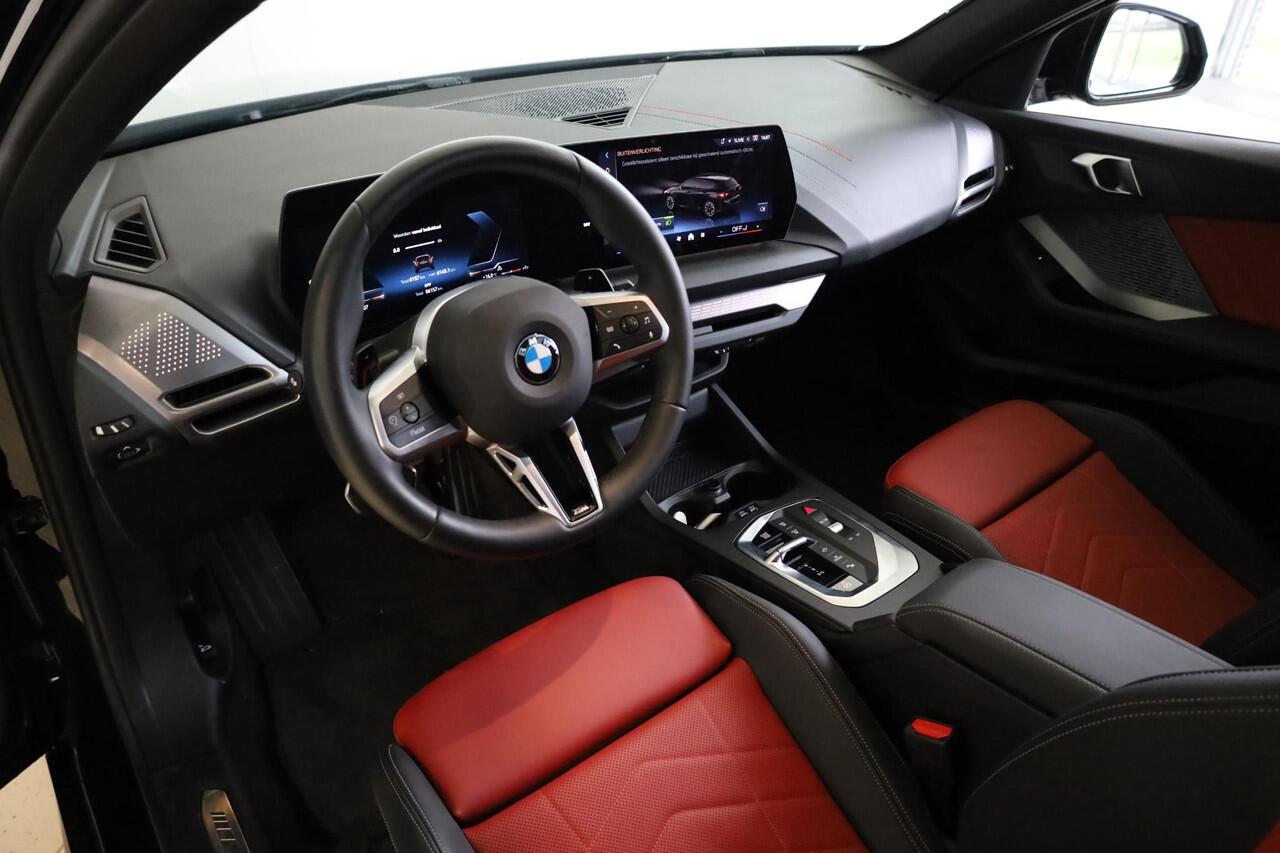 BMW 1-SERIE 120 | M Sportpakket Pro | Premium Pack | Panorama Dak | Trekhaak