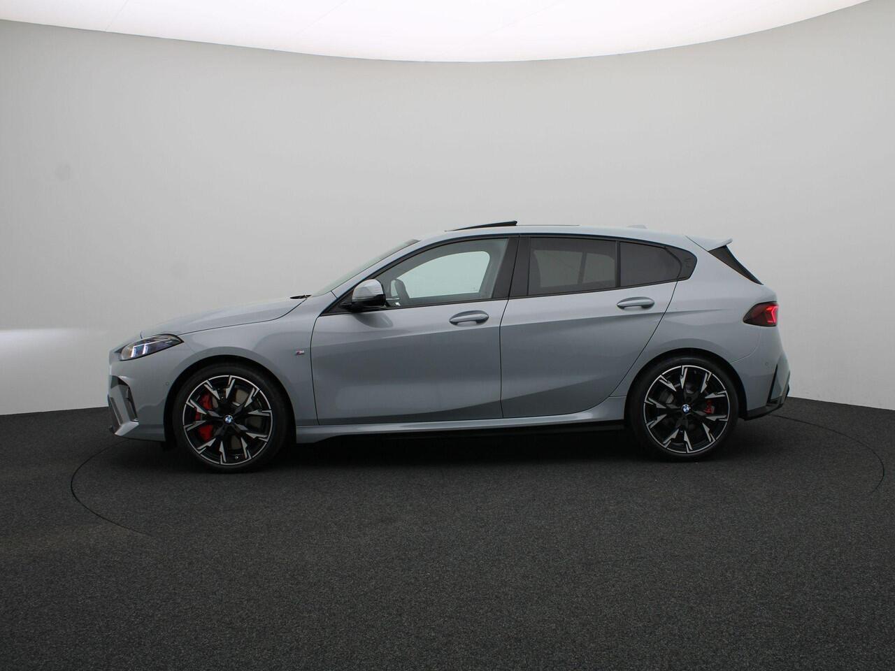 BMW 1-SERIE 120 M Sportpakket Pro | Premium Pack | Stuurwielrand Verwarmd | M Adaptief onderstel | Panoramadak | Driving Assistant | Harman Kardon | 19'' | Ekris Selection