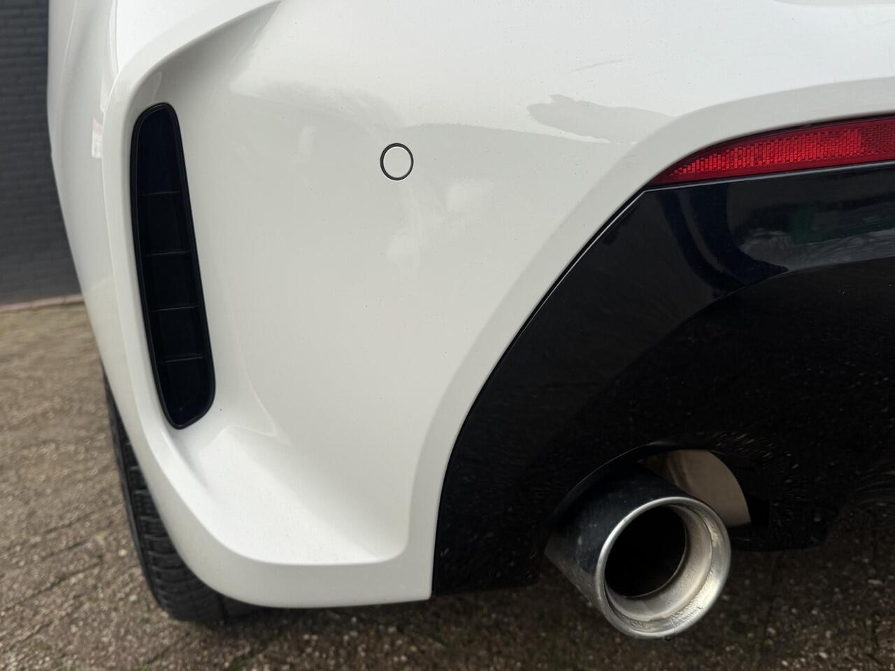 BMW 1-SERIE 118i High Executive M-Sport pakket I INCL. ¤ 850,00 AFL.KOSTEN + BOVAG GARANTIE