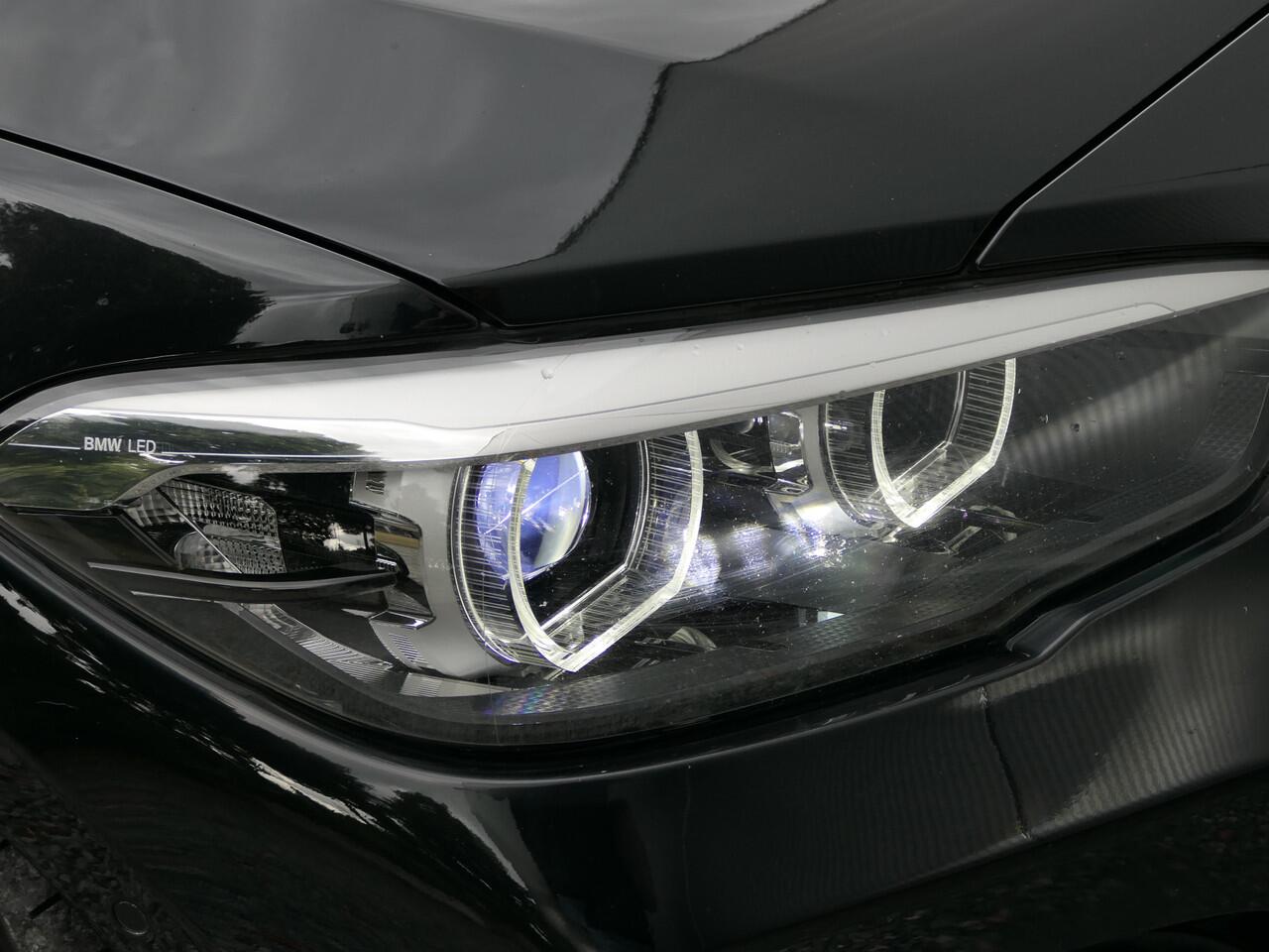 BMW 1-SERIE 120i AUT Executive M-sport Navi / Afneembare trekhaak / Leer / Led