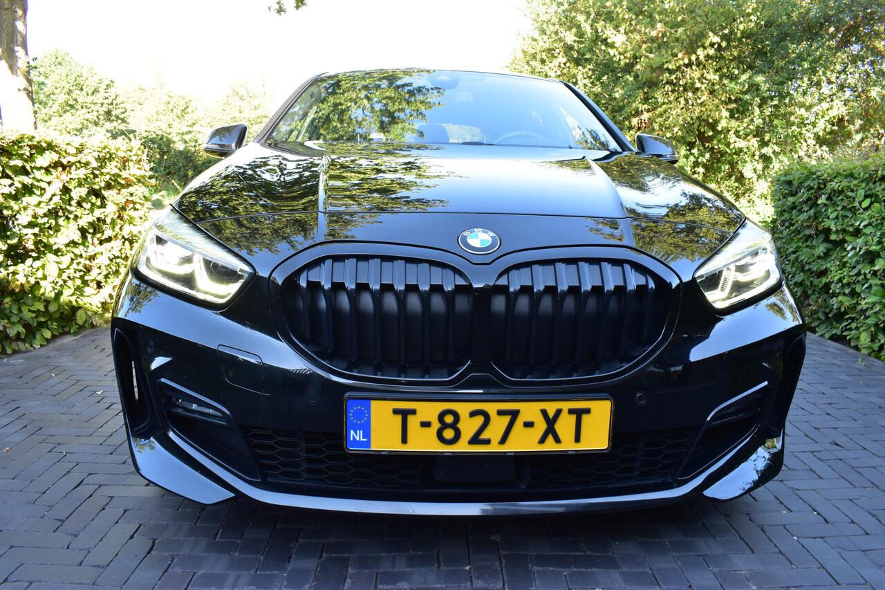 BMW 1-SERIE 118i High Executive M SPORT NIEUWST!