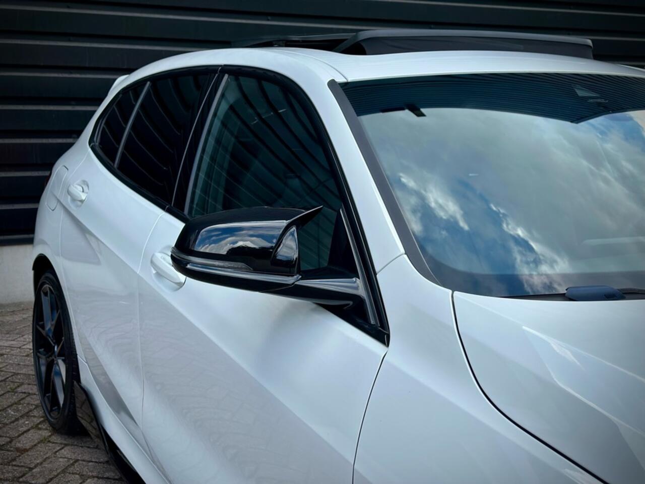 BMW 1-SERIE 118i M135 M-PERFORMANCE PANO|SCHAALSTOEL|HiFi|LEDER