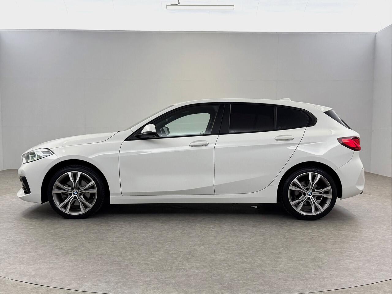 BMW 1-SERIE 118i Executive Edition 141PK | Virtual | Carplay | Cruise | Navigatie | Parkeersens. | NAP