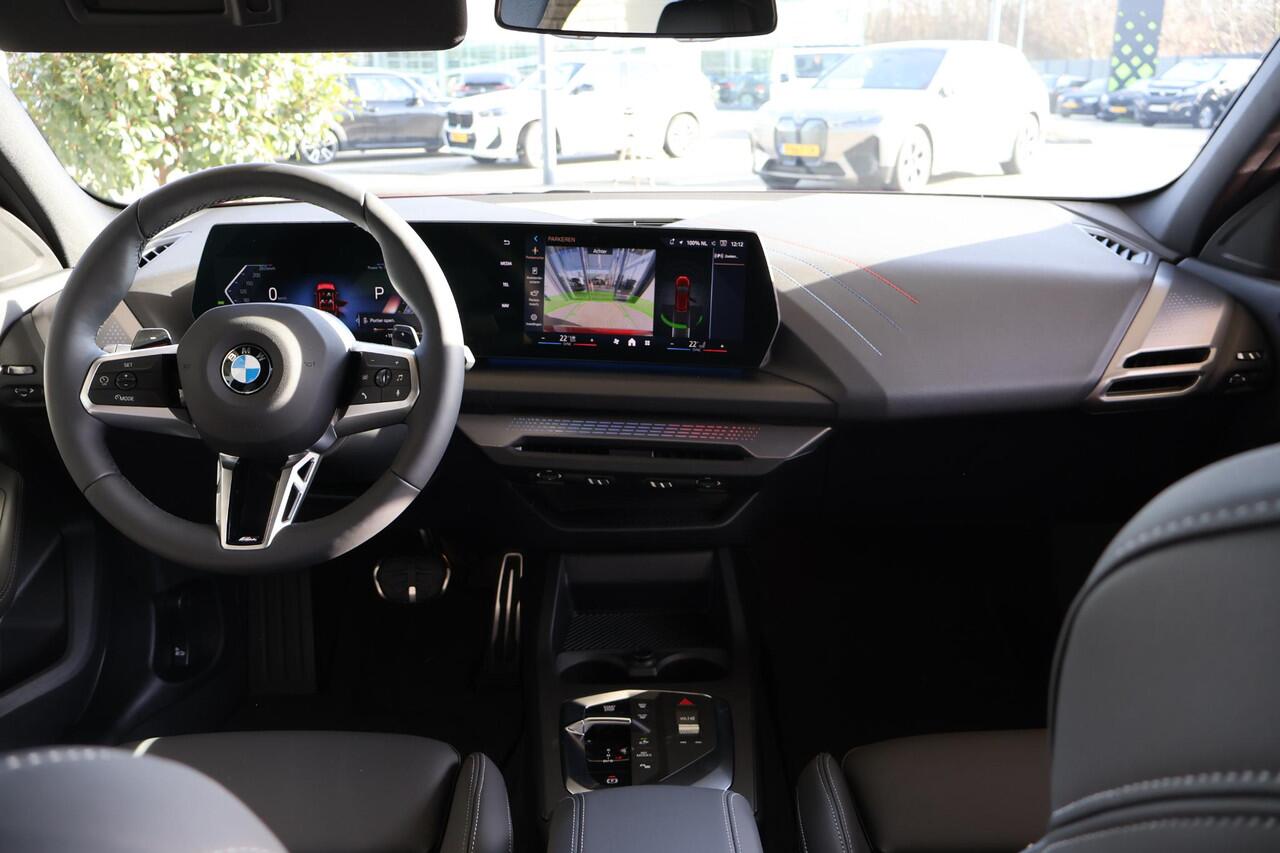 BMW 1-SERIE 120 M Sport Design Edition | Driving Assistant | Voorstoelen Verwarmd | Apple Carplay