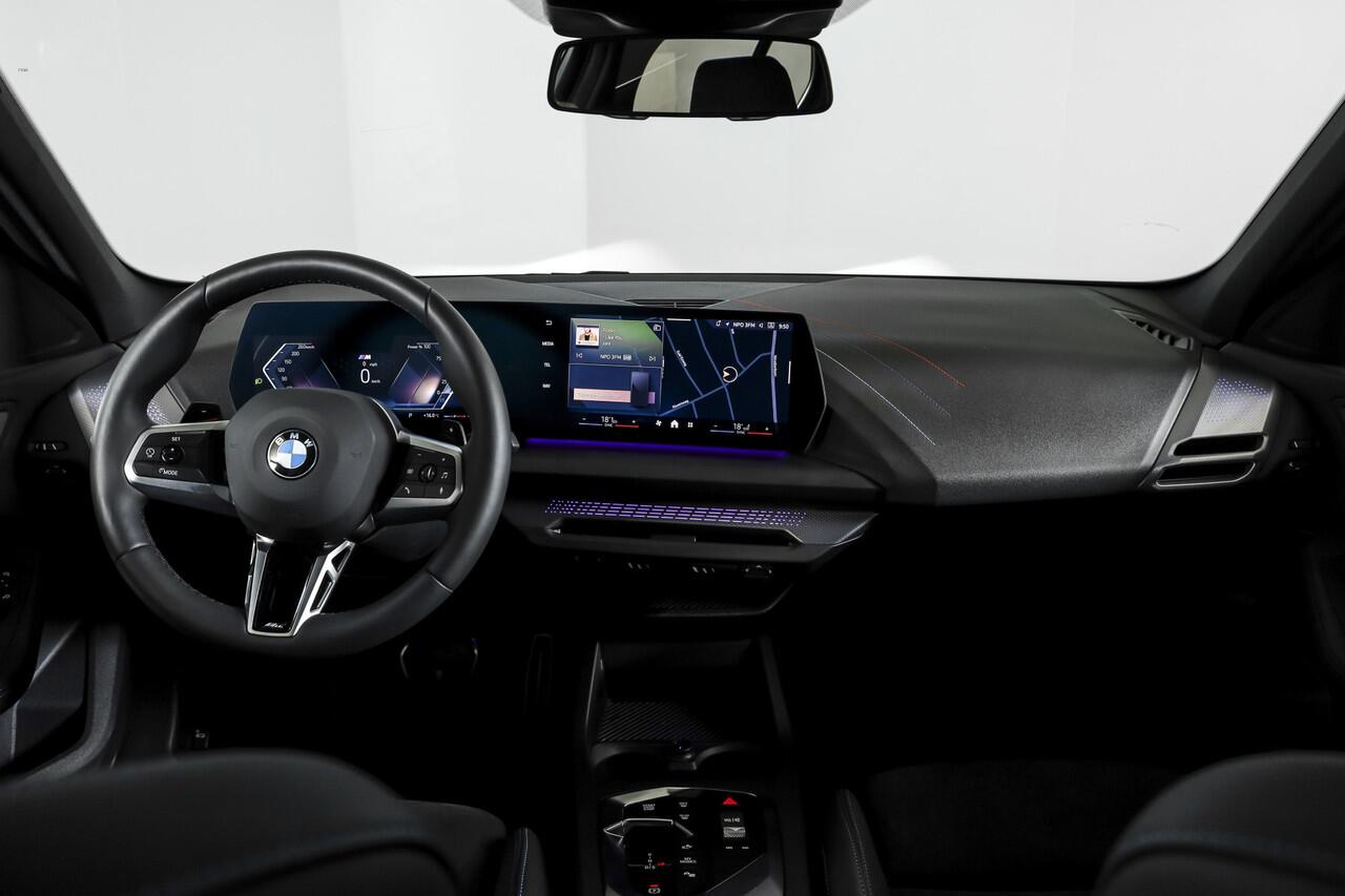 BMW 1-SERIE 120 M Sport | Dig. Cockpit | Adapt. Cruise | Stoelverw. | PDC | Camera | NAV + App. Connect | ECC | DAB | LM 18" | 3303