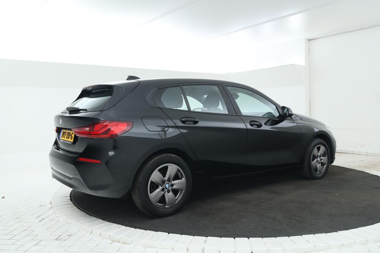 BMW 1-SERIE 116d High Executive 5 Deurs hb, Navigatie, Climate