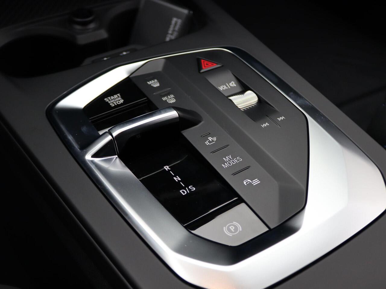 BMW 1-SERIE 120 M Sportpakket Pro | Premium Pack | M Adaptief Onderstel | Parking Assistant | 18''