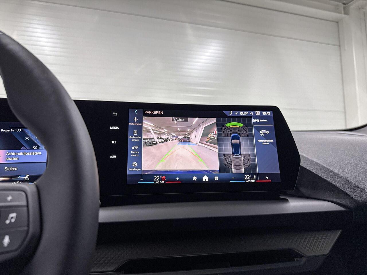 BMW 1-SERIE 120 | M-Sport Design | Driving Assistant | Stoelverwarming Voor