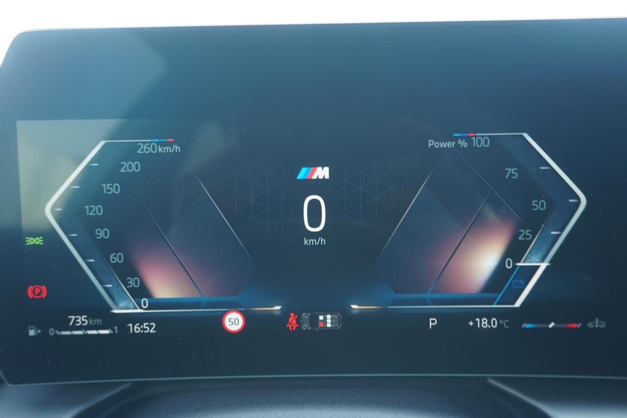 BMW 1-SERIE 5-deurs 120 M Sportpakket Pro 19'' / Harman Kardon / Panoramadak / Comfort Acces