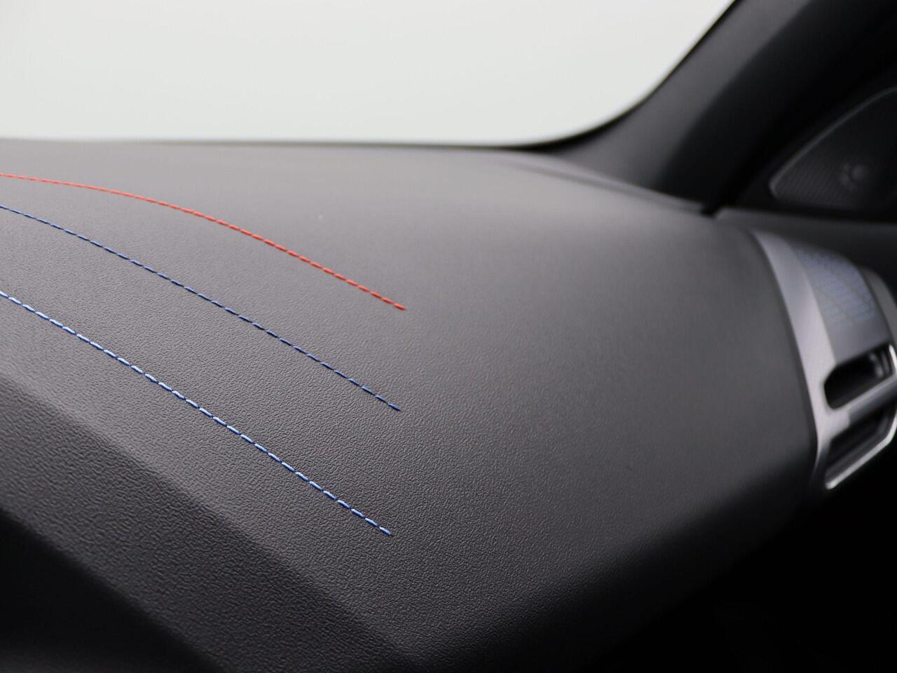 BMW 1-SERIE 120 M Sportpakket Pro | Premium Pack | Stuurwielrand Verwarmd | M Adaptief onderstel | Panoramadak | Driving Assistant | Harman Kardon | 19'' | Ekris Selection