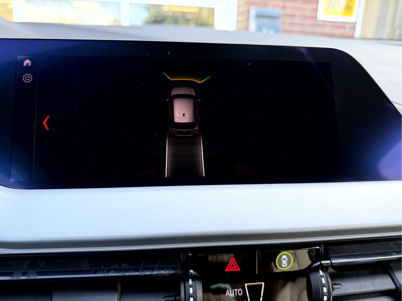 BMW 1-SERIE 118i 140pk Automaat 19''Lmv, Navi,