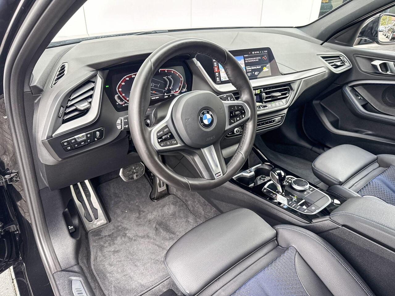 BMW 1-SERIE 118i M Sport | Trekhaak | Voorstoelen verwarmd
