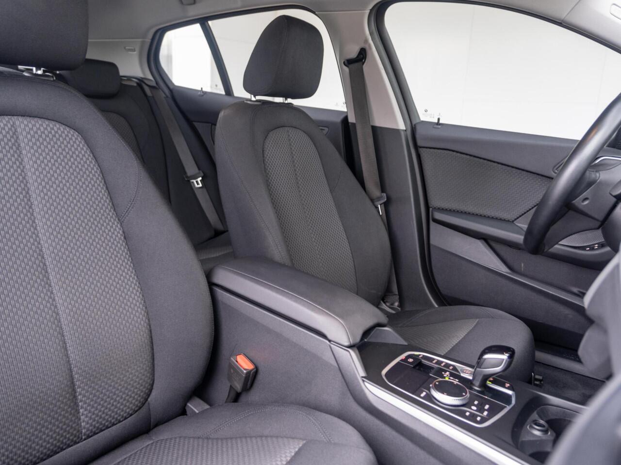 BMW 1-SERIE 118i | Executive | Cruise Control | PDC | Trekhaak