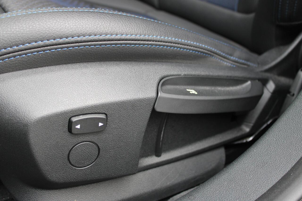 BMW 1-SERIE 118i M Sport Automaat / Sportstoelen / LED / M Sportonderstel / Live Cockpit Professional / Cruise Control / PDC