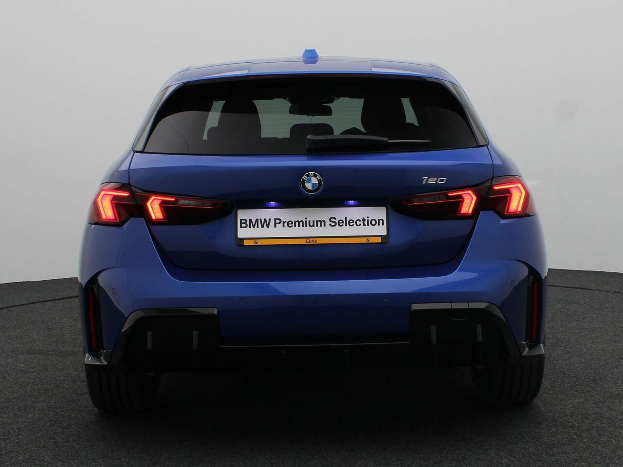 BMW 1-SERIE 120 M Sportpakket | Premium Pack | Stuurwielrand Verwarmd | Comfort Access | Panoramadak | Driving Assistant | Parking Assistant | Harman Kardon | 18'' |Ekris Selection