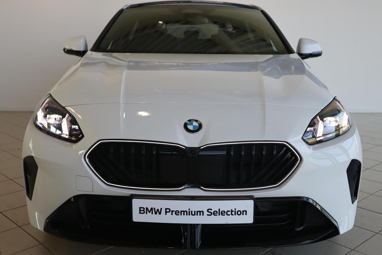 BMW 1-SERIE 120 M Sportpakket Pro | Innovation Pack | BMW Iconic Glow nierengrille | Ekris Selection