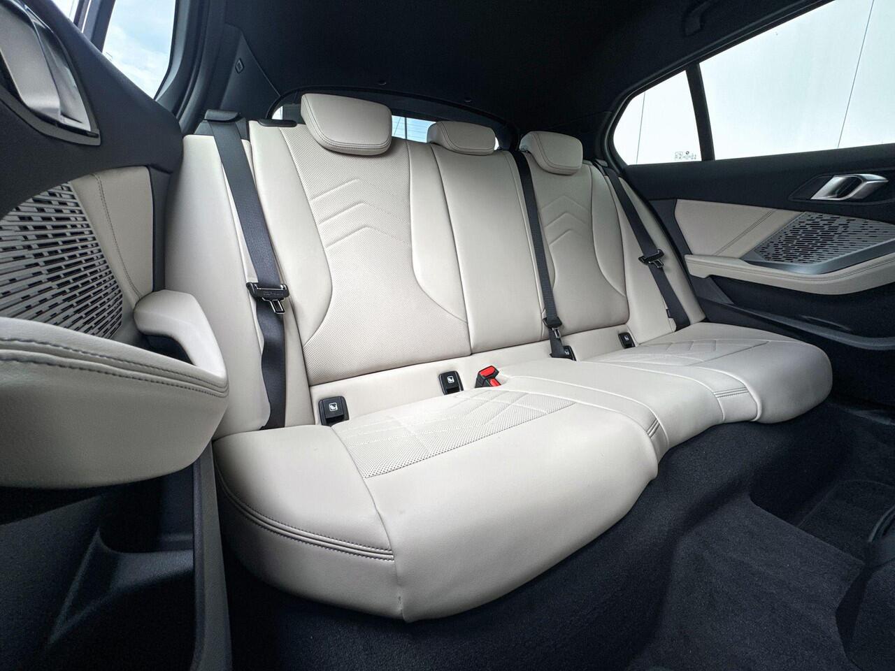 BMW 1-SERIE 120 | Premium Pack | M Sport