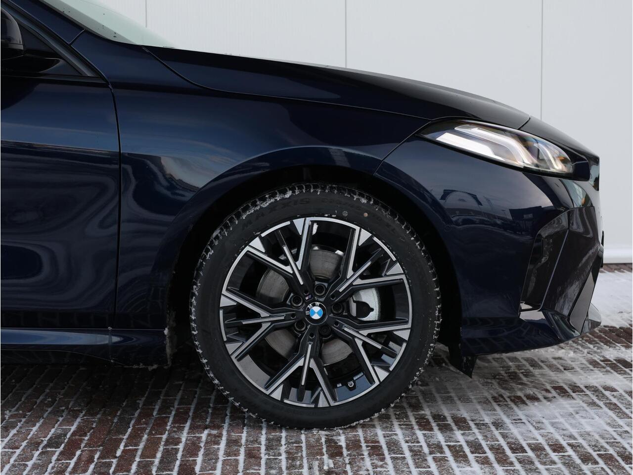 BMW 1-SERIE 120 M Sport Design Edition M Sportpakket/ Stuurwielrand verwarmd/ Achteruitrijcamera/ Getint Glas/ Sportstoelen/ Stoelverwarming/ Driving Assistant