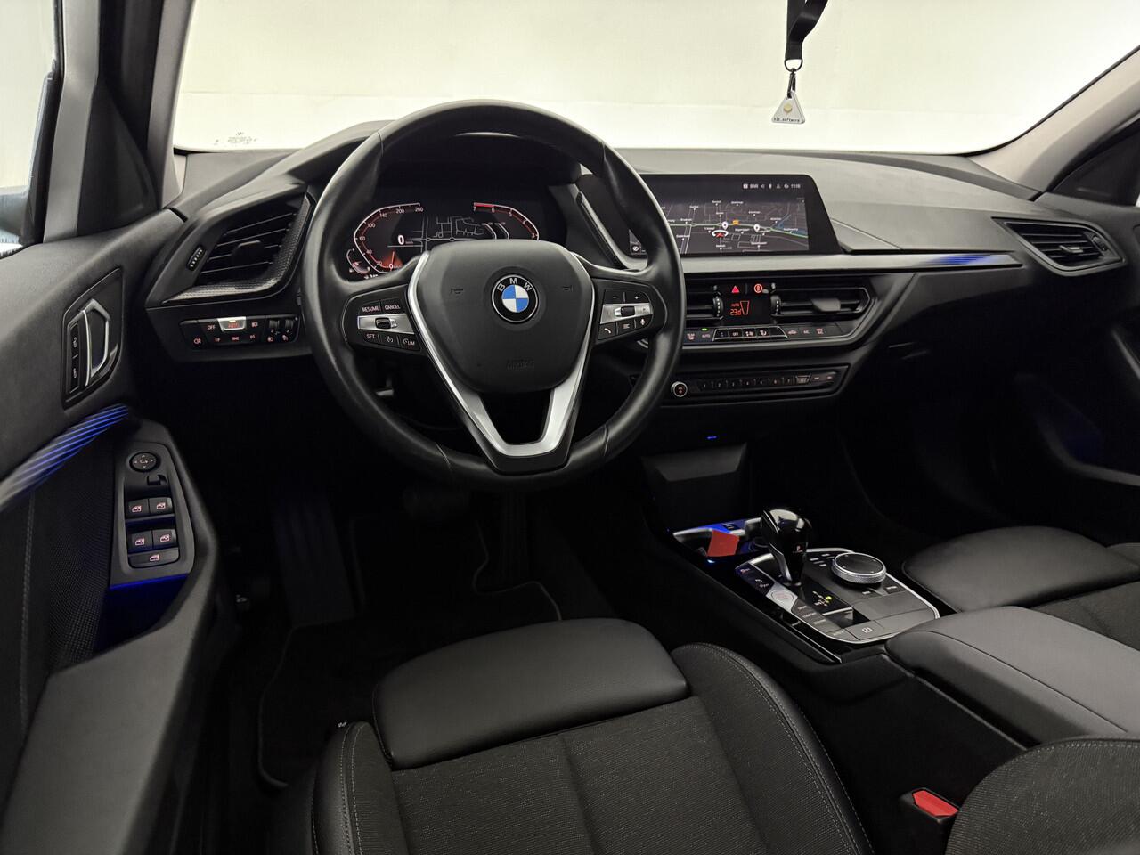 BMW 1-SERIE 118i | Camera | Sfeer | Virtual | Carplay | Cruise | Parkeersens. | NAP