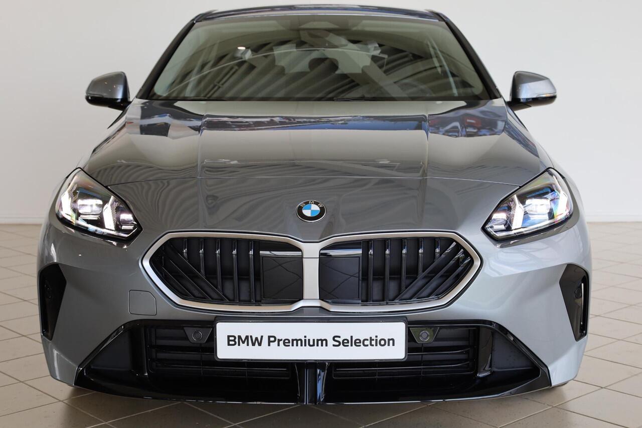 BMW 1-SERIE 120 M Sport Design Edition | Premium Pack | Stoelverwarming