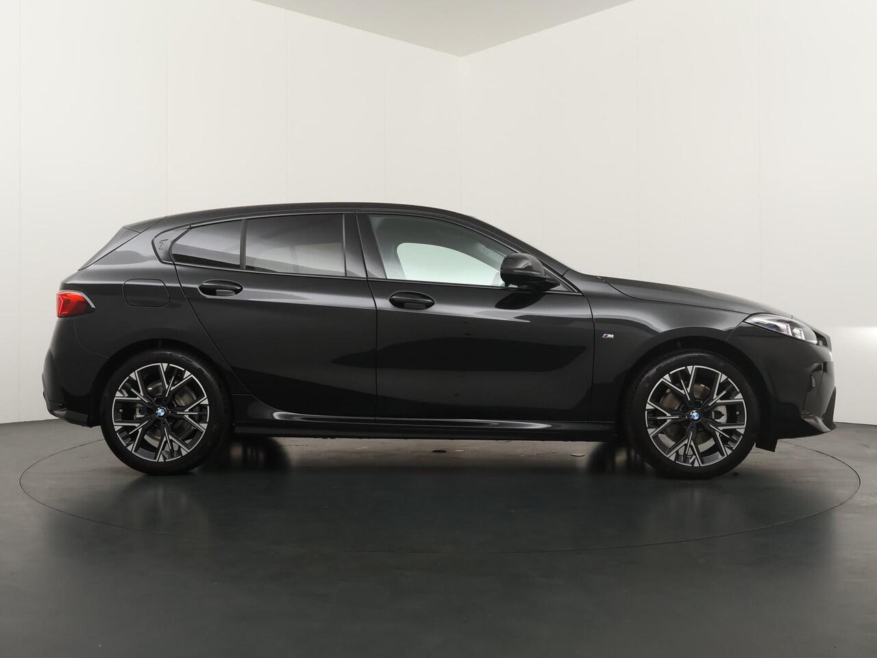 BMW 1-SERIE 120 M Sport Design Edition | Premium Pack | Trekhaak |